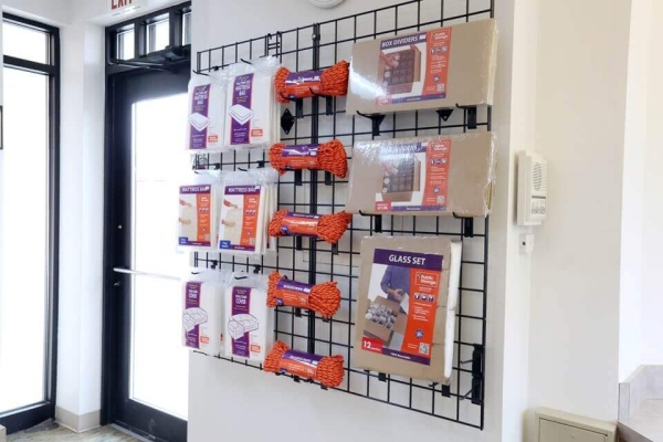 Facility photo: //images.sparefoot.com/medium/215823696a4738be732.jpg