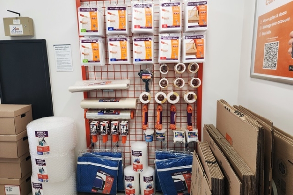 Facility photo: //images.sparefoot.com/medium/215826695a75b57f2f2.jpg