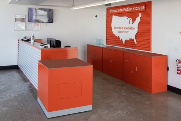 Facility photo: //images.sparefoot.com/medium/2158296877a5b6a9b9b.jpg
