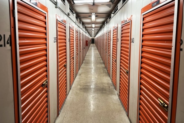 Storage Units at Public Storage - Chicago - 939 E 95th Street - 939 E 95th Street