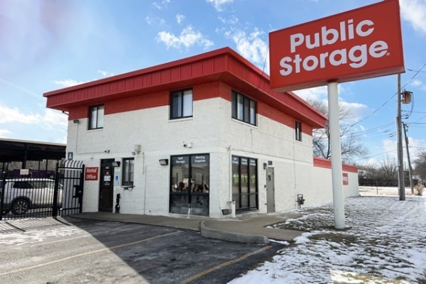 Facility photo: //images.sparefoot.com/medium/2158306a3fcb40b4f7c.jpg
