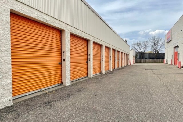 Facility photo: //images.sparefoot.com/medium/215831689204265abb0.jpg
