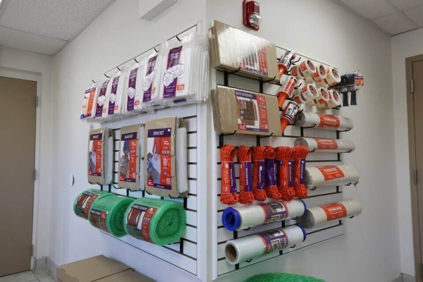 Facility photo: //images.sparefoot.com/medium/215834688e0f76c34a9.jpg