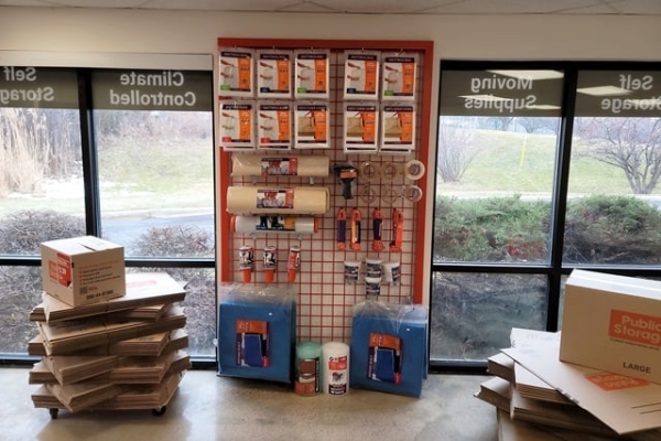 Facility photo: //images.sparefoot.com/medium/2158346965062783e63.jpg