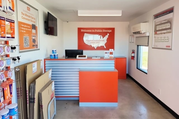 Storage Units at Public Storage - Englewood - 4550 S Federal Blvd - 4550 S Federal Blvd