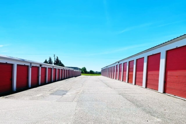 Facility photo: //images.sparefoot.com/medium/21583669f5fa8ac6059.jpg