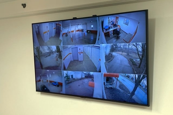 Facility photo: //images.sparefoot.com/medium/2158386978c81d192fe.jpg