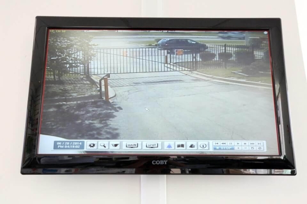 Facility photo: //images.sparefoot.com/medium/215840690cad3ba5b96.jpg