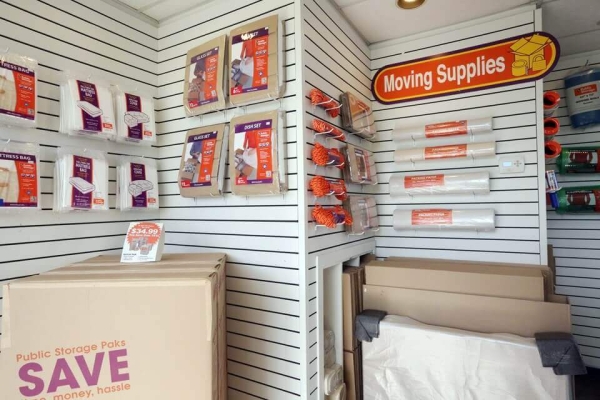 Storage Units at Public Storage - Orland Park - 15359 S Harlem Ave - 15359 S Harlem Ave