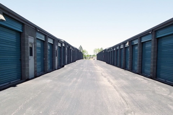 Facility photo: //images.sparefoot.com/medium/2158416899ed7a7d23c.jpg