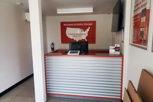 Facility photo: //images.sparefoot.com/medium/215844691dd1a727d00.jpg