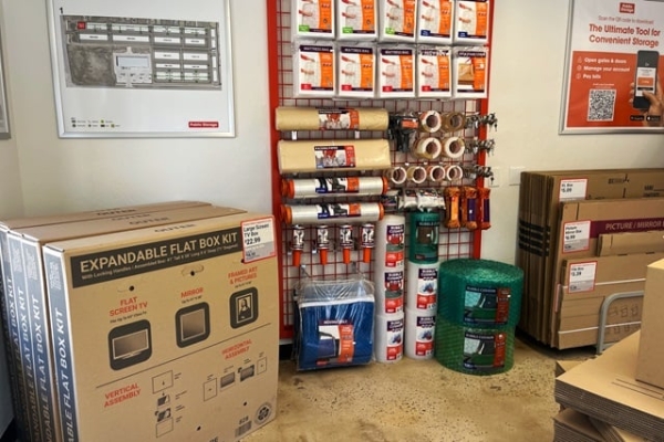 Facility photo: //images.sparefoot.com/medium/2158456866826086f63.jpg