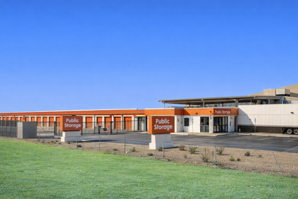 Facility photo: //images.sparefoot.com/medium/2158466985f84303dce.jpg