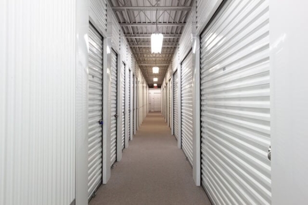 Facility photo: //images.sparefoot.com/medium/2158486892046ab5769.jpg