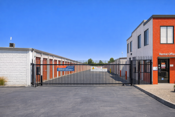 Facility photo: //images.sparefoot.com/medium/2158496a0c69ee39269.jpg