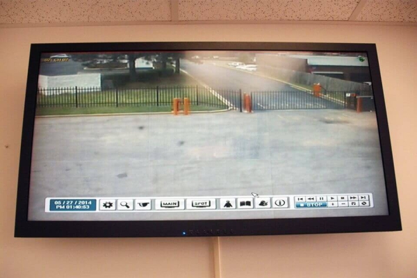 Facility photo: //images.sparefoot.com/medium/2158506910a4487c0b5.jpg