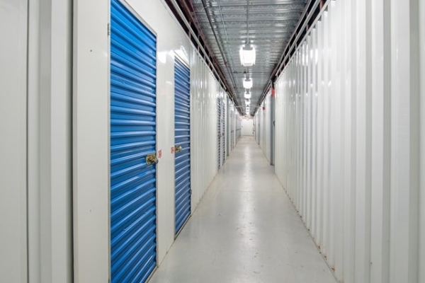 Facility photo: //images.sparefoot.com/medium/215856687cebe80f501.jpg