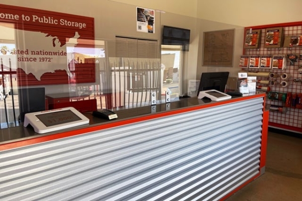 Facility photo: //images.sparefoot.com/medium/215858697235baaa1c4.jpg