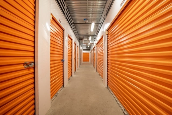 Facility photo: //images.sparefoot.com/medium/2158596980b262bf663.jpg