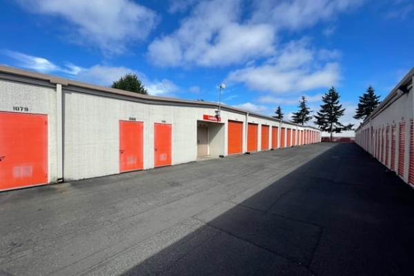 Facility photo: //images.sparefoot.com/medium/2158606a07211829c42.jpg
