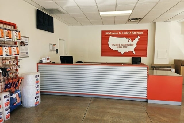 Facility photo: //images.sparefoot.com/medium/2158636967a5aa6d6f1.jpg