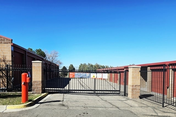 Facility photo: //images.sparefoot.com/medium/215863697cbdc8c4e4e.jpg