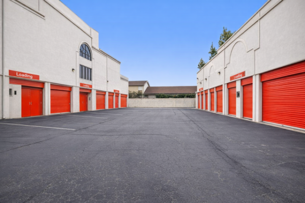 Facility photo: //images.sparefoot.com/medium/2158646999c1e736c92.jpg