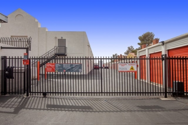 Storage Units at Public Storage - Las Vegas - 5925 W Flamingo Rd - 5925 W Flamingo Rd