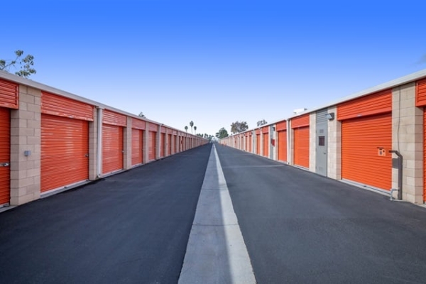 Facility photo: //images.sparefoot.com/medium/21587168a1d72f7f86f.jpg