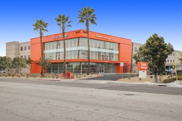 Facility photo: //images.sparefoot.com/medium/215874688cbf443b13c.jpg