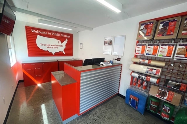 Facility photo: //images.sparefoot.com/medium/215877687e3e268b325.jpg