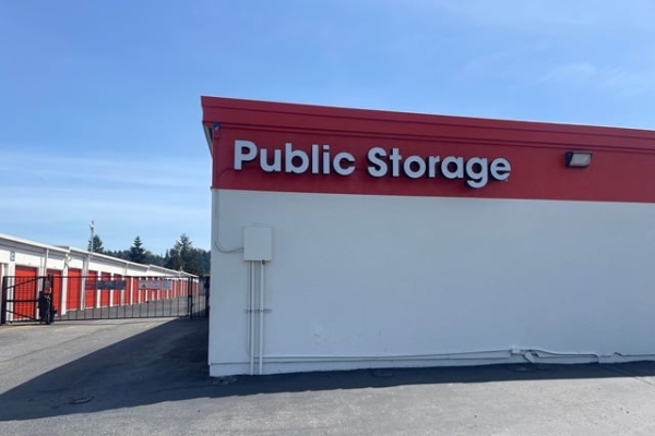 Facility photo: //images.sparefoot.com/medium/21587769f5fc239ff15.jpg