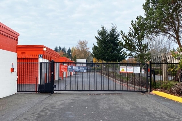 Facility photo: //images.sparefoot.com/medium/2158786877a78bc3999.jpg