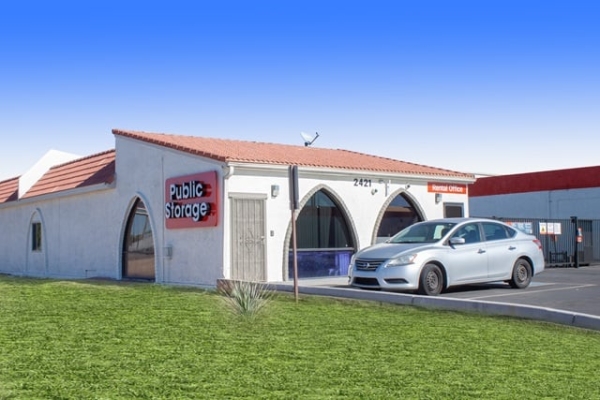 Storage Units at Public Storage - Phoenix - 2421 N Black Canyon Hwy - 2421 N Black Canyon Hwy