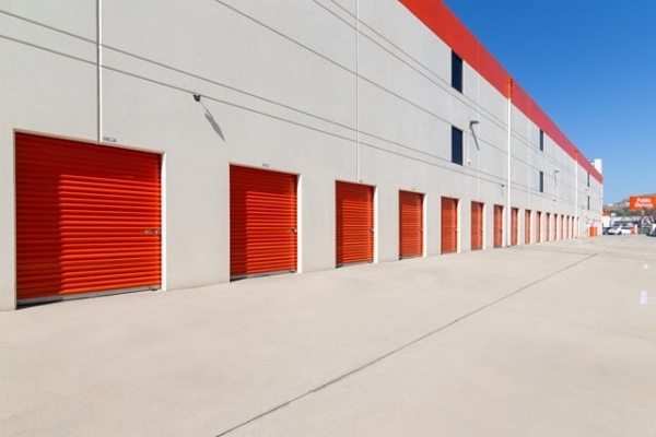 Facility photo: //images.sparefoot.com/medium/215882688e10b817508.jpg