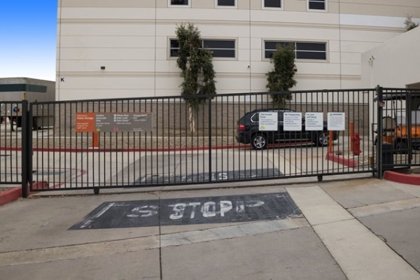 Facility photo: //images.sparefoot.com/medium/215888688e0fe697696.jpg