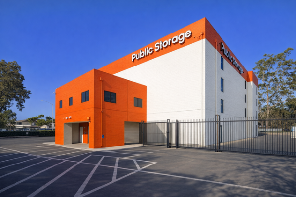 Facility photo: //images.sparefoot.com/medium/21588969f5fbebb05fc.jpg