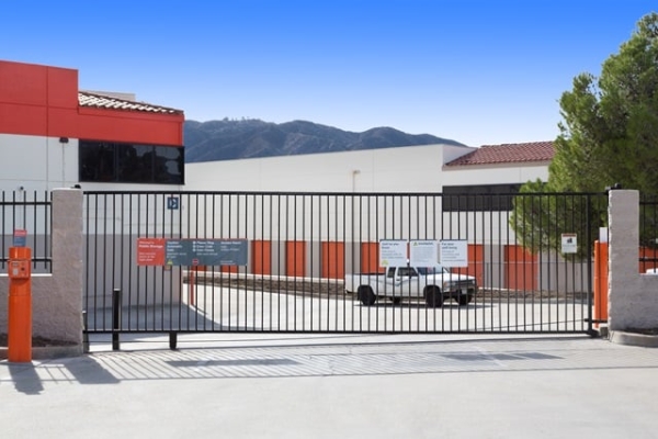 Storage Units at Public Storage - Tujunga - 6400 Foothill Blvd - 6400 Foothill Blvd