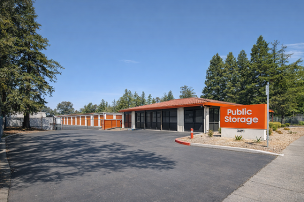 Facility photo: //images.sparefoot.com/medium/21589269f5fb71952ea.jpg