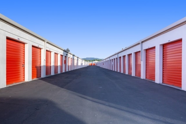Facility photo: //images.sparefoot.com/medium/2158946877a73ab49c0.jpg
