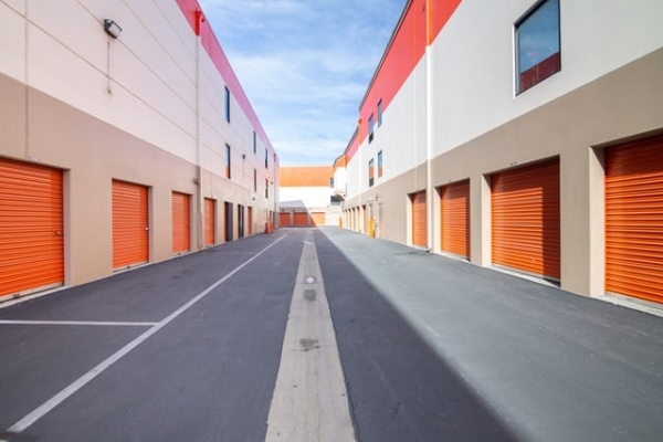 Facility photo: //images.sparefoot.com/medium/2158966890b30579e38.jpg