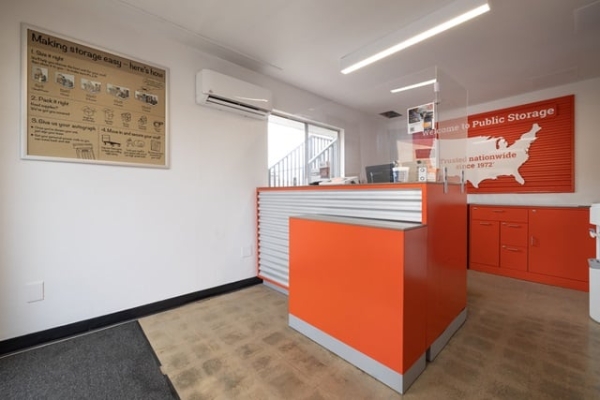 Facility photo: //images.sparefoot.com/medium/21589868b057d39b32a.jpg
