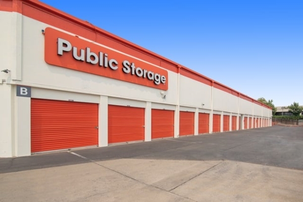 Facility photo: //images.sparefoot.com/medium/215902688cbf3787180.jpg