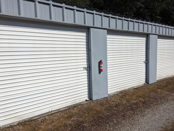 Facility photo: //images.sparefoot.com/medium/21590669177953336f8.jpg