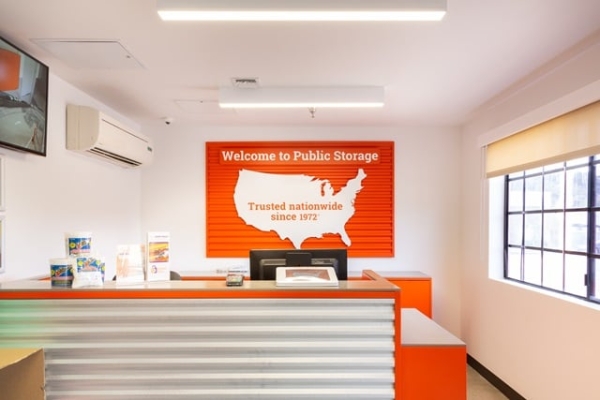 Storage Units at Public Storage - Tujunga - 6467 Foothill Blvd - 6467 Foothill Blvd