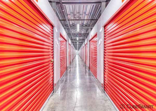 Storage Units at CubeSmart Self Storage - NY Bethpage Stewart - 909 Stewart Avenue