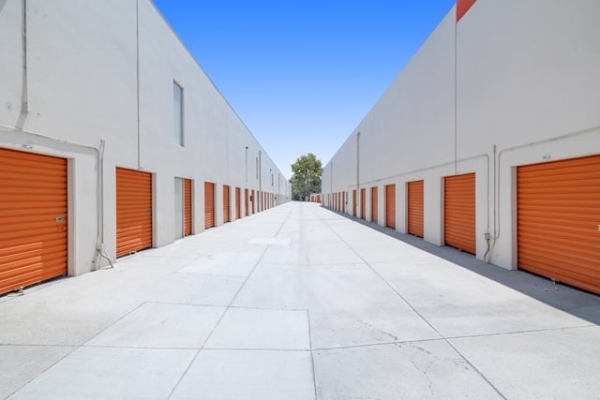 Facility photo: //images.sparefoot.com/medium/215932688e0fc9c839a.jpg