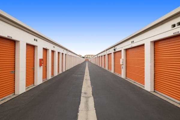 Facility photo: //images.sparefoot.com/medium/2159336890b2eb29f85.jpg