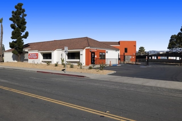 Facility photo: //images.sparefoot.com/medium/2159376890b451853c1.jpg
