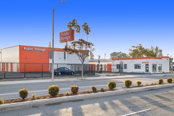 Facility photo: //images.sparefoot.com/medium/2159396890b37e80e67.jpg